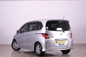 Минивэн Honda Freed 2010 года, 1099000 рублей, Омск