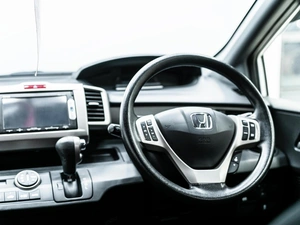 Минивэн Honda Freed 2013 года, 1199000 рублей, Красноярск