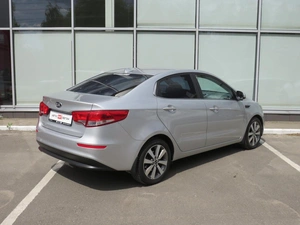 Седан Kia Rio 2017 года, 1400000 рублей, Брянск
