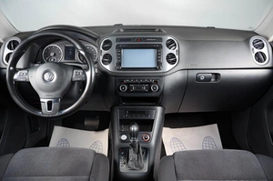 Внедорожник Volkswagen Tiguan 2013 года, 1349000 рублей, Тюмень
