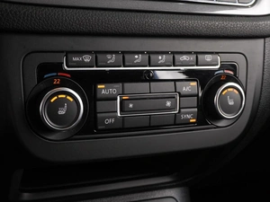 Внедорожник Volkswagen Tiguan 2014 года, 1289000 рублей, Воронеж