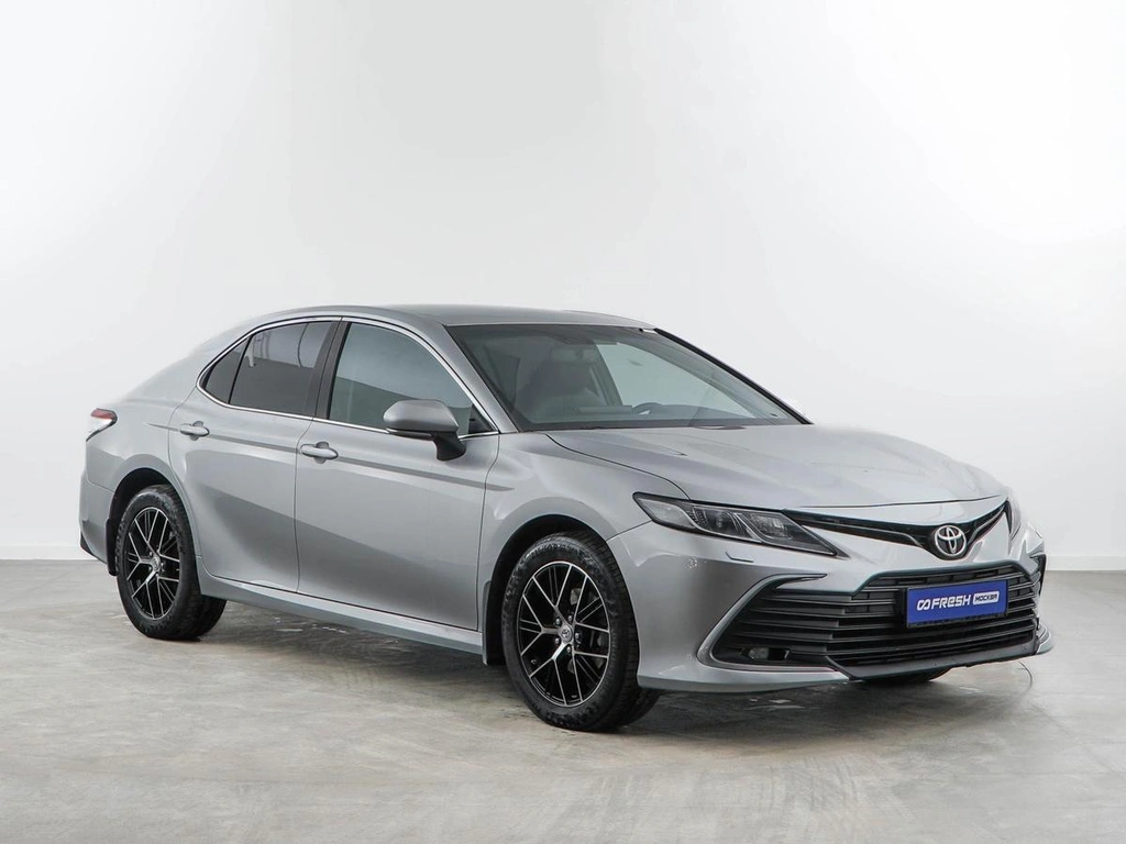 Седан Toyota Camry 2021 года, 2847077 рублей, Москва