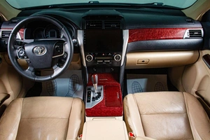 Седан Toyota Camry 2013 года, 1599000 рублей, Сургут