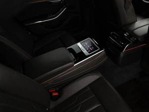 Седан Audi A8 2017 года, 5249999 рублей, Москва