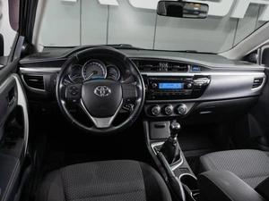 Седан Toyota Corolla 2013 года, 1299000 рублей, Тюмень