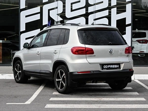 Внедорожник Volkswagen Tiguan 2015 года, 1415000 рублей, Волгоград