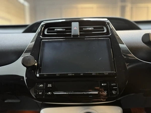 Лифтбек Toyota Prius 2016 года, 1897000 рублей, Красноярск