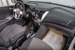 Седан Hyundai Solaris 2013 года, 999000 рублей, Томск
