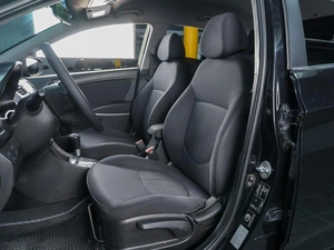 Седан Hyundai Solaris 2013 года, 949000 рублей, Сургут