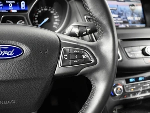 Хетчбэк Ford Focus 2015 года, 999900 рублей, Казань