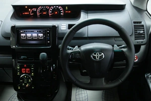 Минивэн Toyota Noah 2011 года, 1498000 рублей, Солонцы