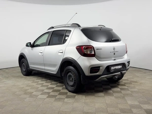 Хетчбэк Renault Sandero 2017 года, 1037100 рублей, Казань