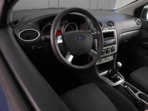 Хетчбэк Ford Focus 2011 года, 649000 рублей, Воронеж