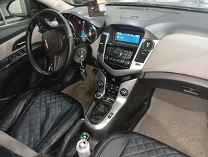 Седан Chevrolet Cruze 2011 года, 650000 рублей, Красноярск