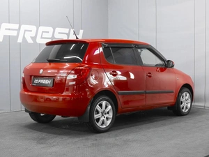Хетчбэк Skoda Fabia 2009 года, 560000 рублей, Омск