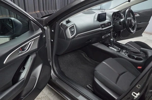 Седан Mazda Axela 2018 года, 1449000 рублей, Красноярск