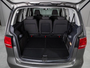 Минивэн Volkswagen Touran 2011 года, 869000 рублей, Тюмень