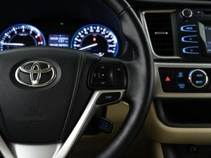 Внедорожник Toyota Highlander 2014 года, 2491046 рублей, Москва