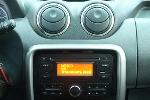 Внедорожник Renault Duster 2015 года, 1079000 рублей, Омск