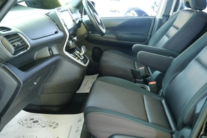 Минивэн Nissan Serena 2018 года, 1909000 рублей, Омск