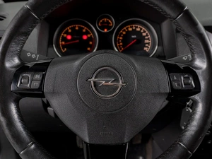 Хетчбэк Opel Astra 2013 года, 599000 рублей, Тюмень