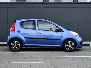 Хетчбэк Peugeot 107 2009 года, 469000 рублей, Кирилловка