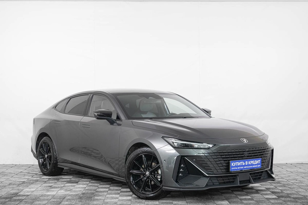 Лифтбек Changan UNI-V 2023 года, 2499000 рублей, Кемерово