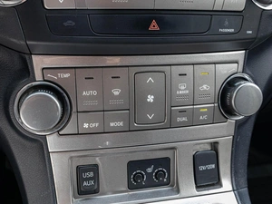 Внедорожник Toyota Highlander 2012 года, 1660000 рублей, Краснодар