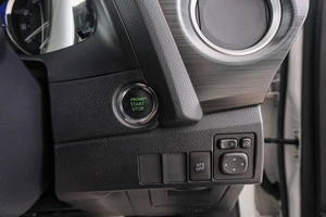 Хетчбэк Toyota Auris 2012 года, 1149000 рублей, Красноярск