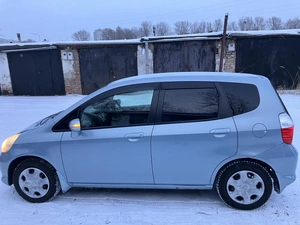 Хетчбэк Honda Fit 2005 года, 478000 рублей, Красноярск