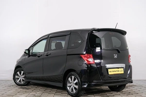 Минивэн Honda Freed 2010 года, 999000 рублей, Красноярск