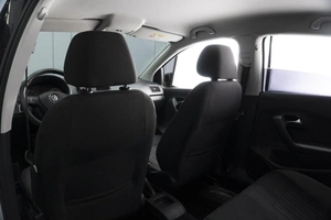 Седан Volkswagen Polo 2016 года, 860000 рублей, Омск