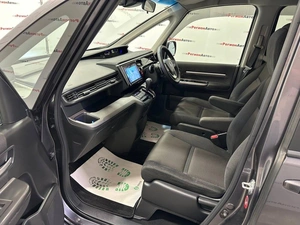 Минивэн Honda Stepwgn Spada 2021 года, 2300000 рублей, Красноярск