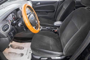 Седан Ford Focus 2006 года, 649000 рублей, Барнаул