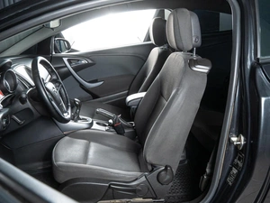Хетчбэк Opel Astra GTC 2011 года, 840000 рублей, Волгоград