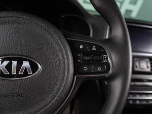 Седан Kia Optima 2017 года, 2019000 рублей, Воронеж
