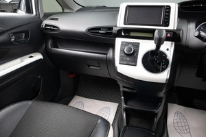 Минивэн Toyota Wish 2015 года, 1799000 рублей, Оренбург
