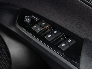 Хетчбэк Toyota Prius PHV 2017 года, 1697000 рублей, Тюмень