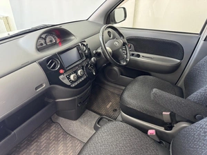 Минивэн Toyota Sienta 2013 года, 995000 рублей, Красноярск