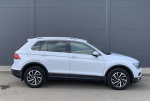 Внедорожник Volkswagen Tiguan 2018 года, 2375000 рублей, Солонцы