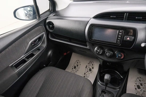 Хетчбэк Toyota Vitz 2019 года, 969000 рублей, Красноярск
