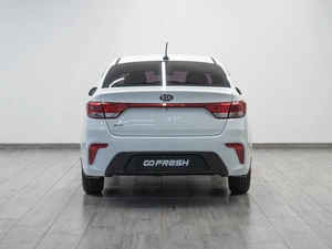 Седан Kia Rio 2017 года, 1299000 рублей, Саратов