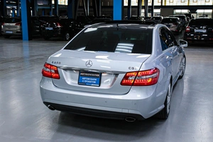 Седан Mercedes-benz E-класс 2009 года, 1658000 рублей, Солонцы