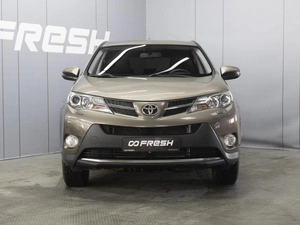 Внедорожник Toyota RAV4 2015 года, 2040000 рублей, Омск
