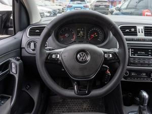 Седан Volkswagen Polo 2016 года, 1099000 рублей, Саратов