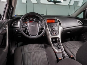 Хетчбэк Opel Astra 2012 года, 859000 рублей, Воронеж