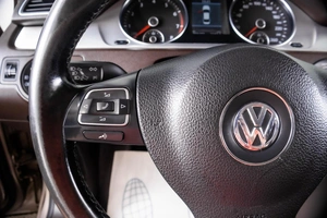 Седан Volkswagen Passat 2011 года, 959000 рублей, Пермь