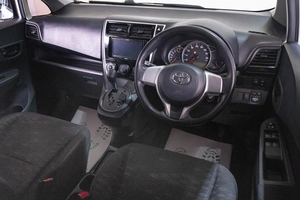 Хетчбэк Toyota Ractis 2015 года, 999000 рублей, Томск