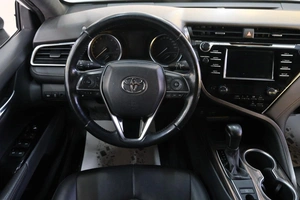 Седан Toyota Camry 2019 года, 2459000 рублей, Омск