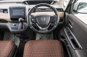 Минивэн Honda Freed 2017 года, 1389000 рублей, Красноярск